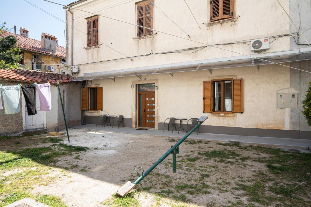 Centar City Pula Apartments Esterno foto